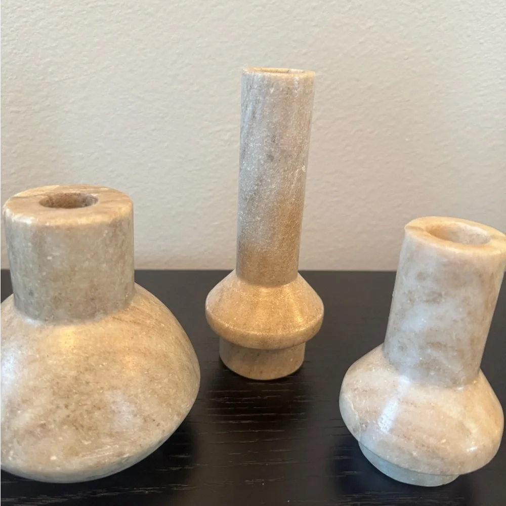 Elegant Tan Marble Candleholders - Picture 3 of 6